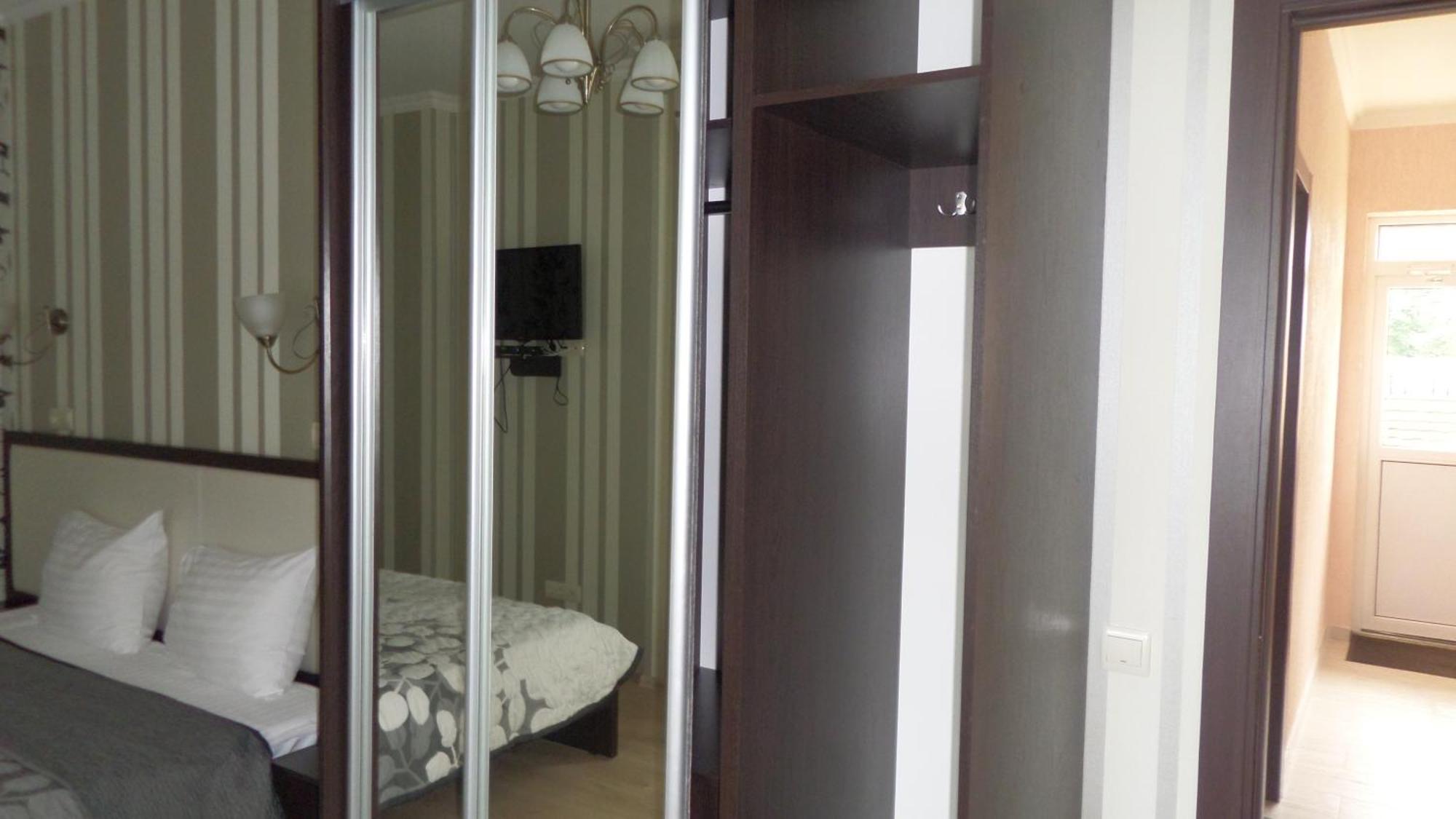 Royal Hotel Harkiv Cameră foto