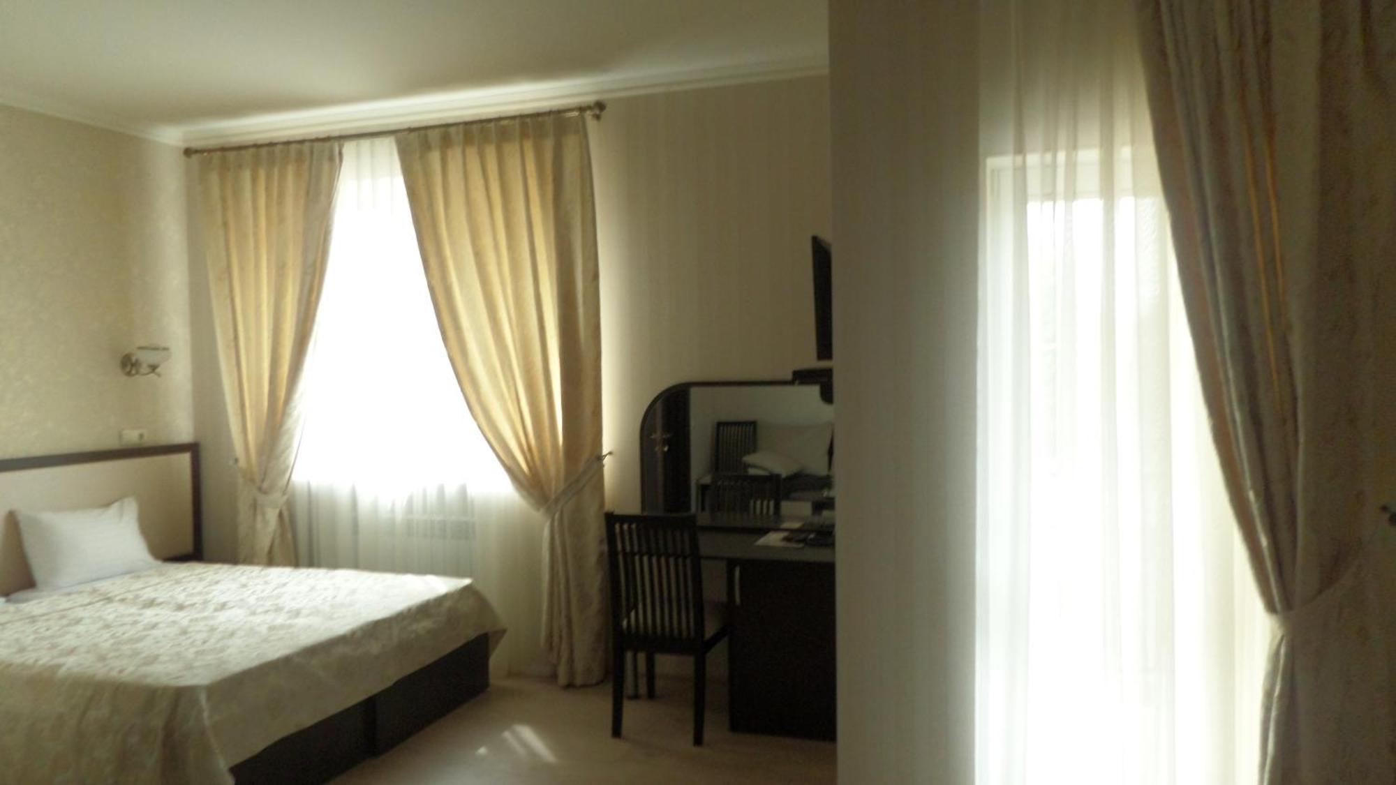 Royal Hotel Harkiv Cameră foto