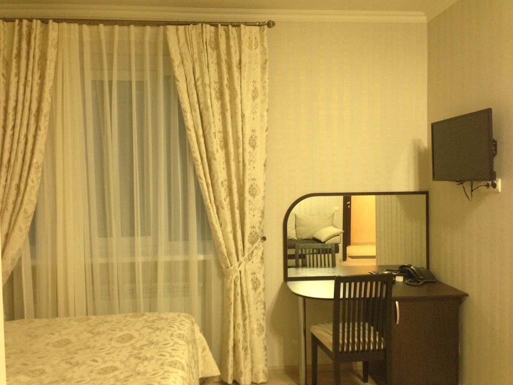 Royal Hotel Harkiv Cameră foto